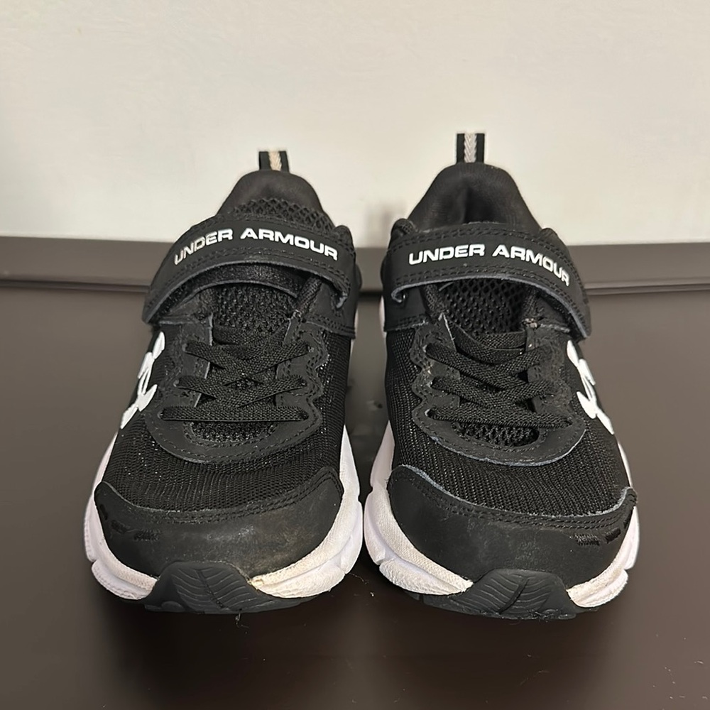 Under Armour Sneakers
